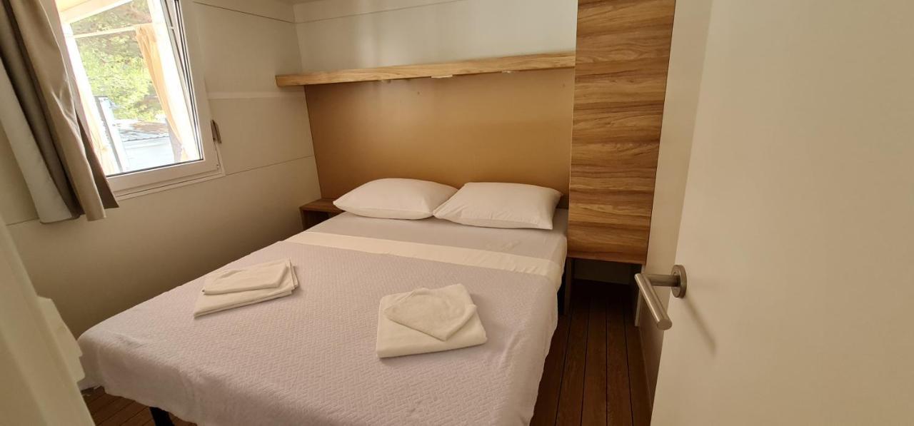 Mobile Home Andreana Йезера Екстериор снимка